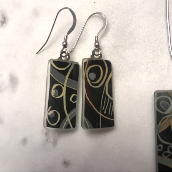 Silver and glass geometric print necklace and earring set - Picture 10 of 12